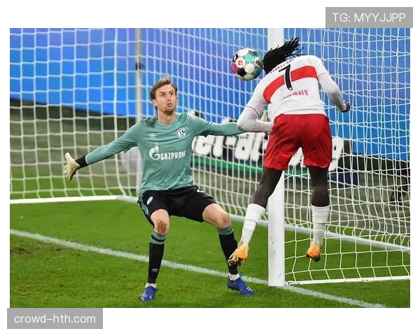 沙尔克04在新赛季中展示球队韧性与潜力，表现值得关注